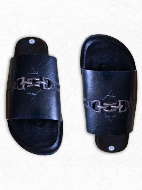 SANDALE EN CUIR