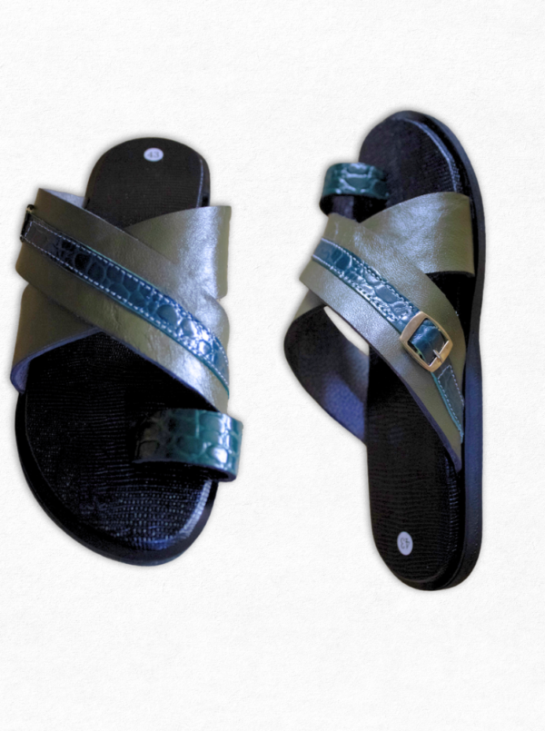 SANDALE EN CUIR